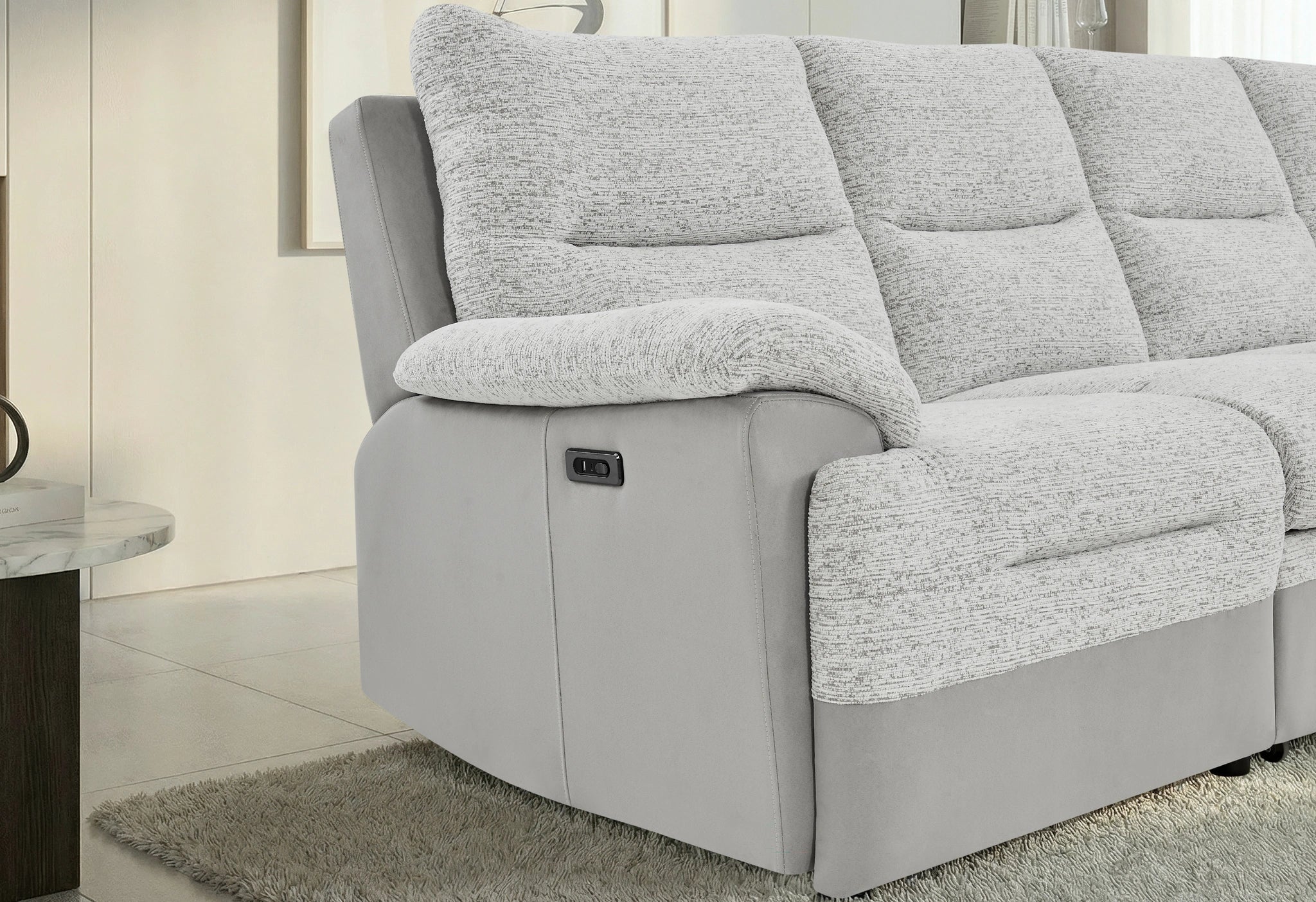 U3822 Sectional with Po and USB