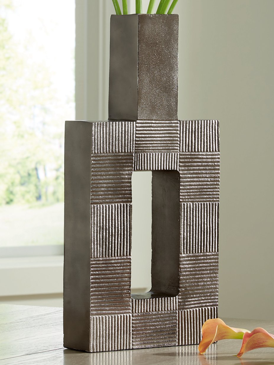 Wrengrove Vase - Joseph's Furniture (East Orange, NJ)