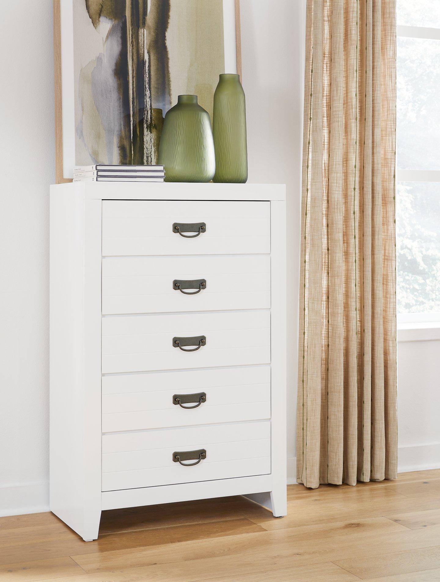 Binterglen Chest of Drawers - Joseph's Furniture (East Orange, NJ)