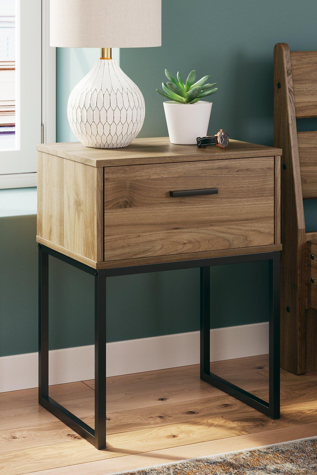 Deanlow Nightstand - Joseph's Furniture (East Orange, NJ)