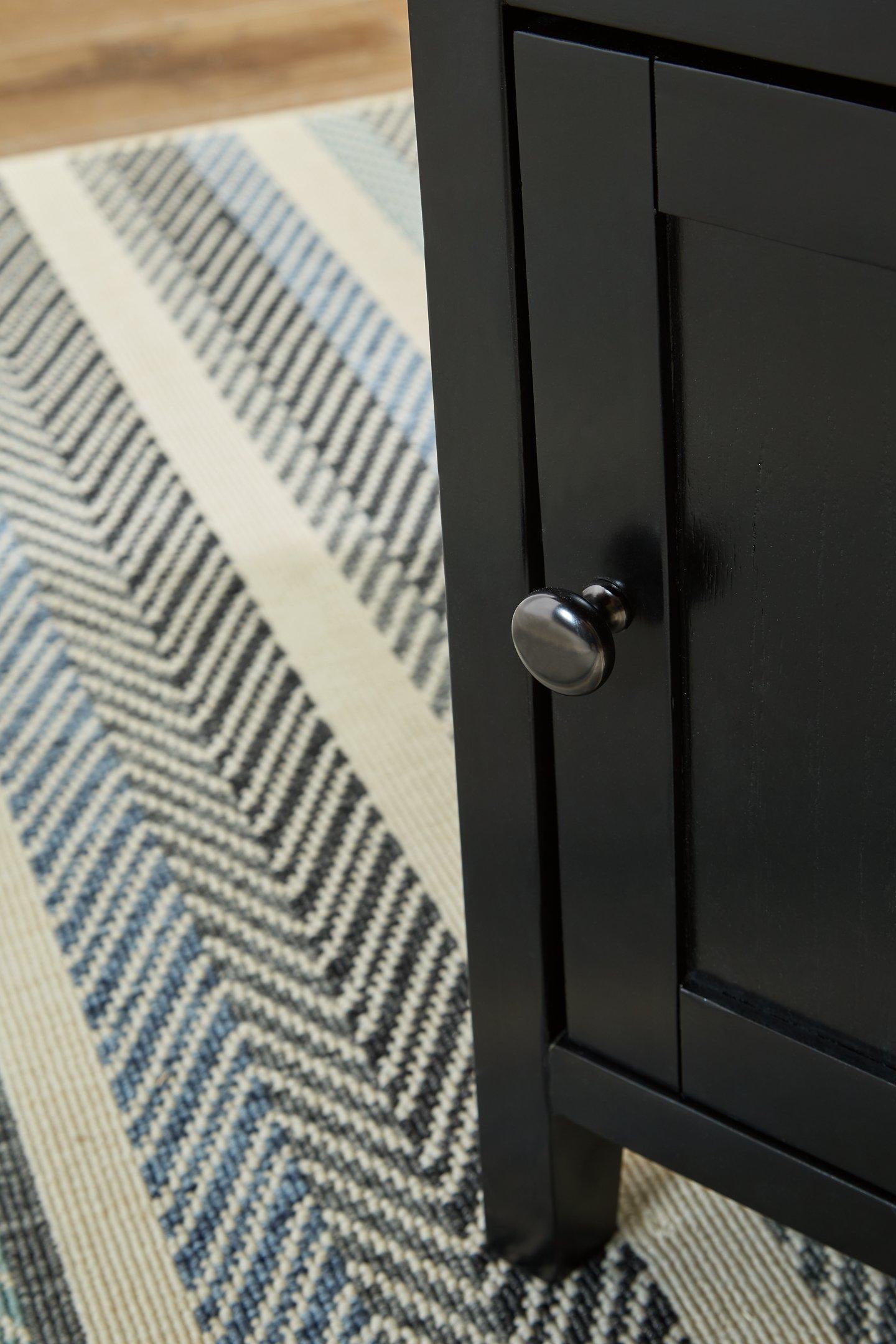 Treytown Chairside End Table - Joseph's Furniture (East Orange, NJ)