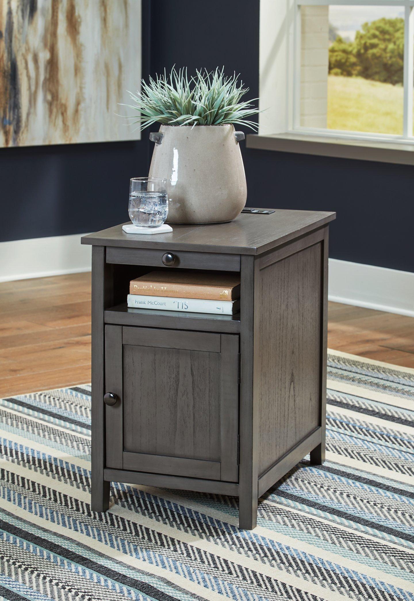 Treytown Chairside End Table - Joseph's Furniture (East Orange, NJ)