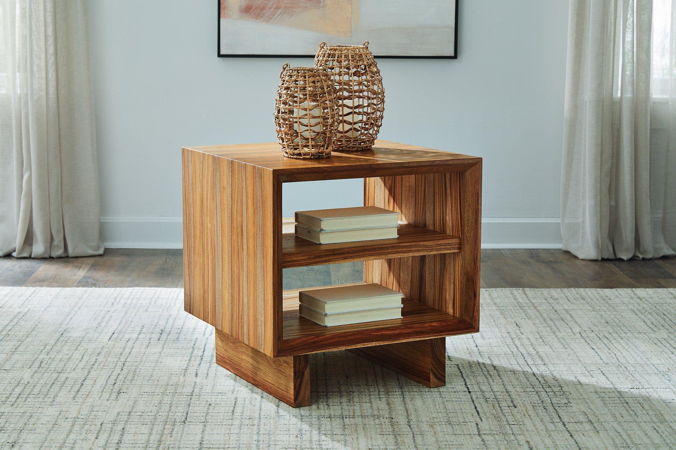 Dressonni End Table - Joseph's Furniture (East Orange, NJ)