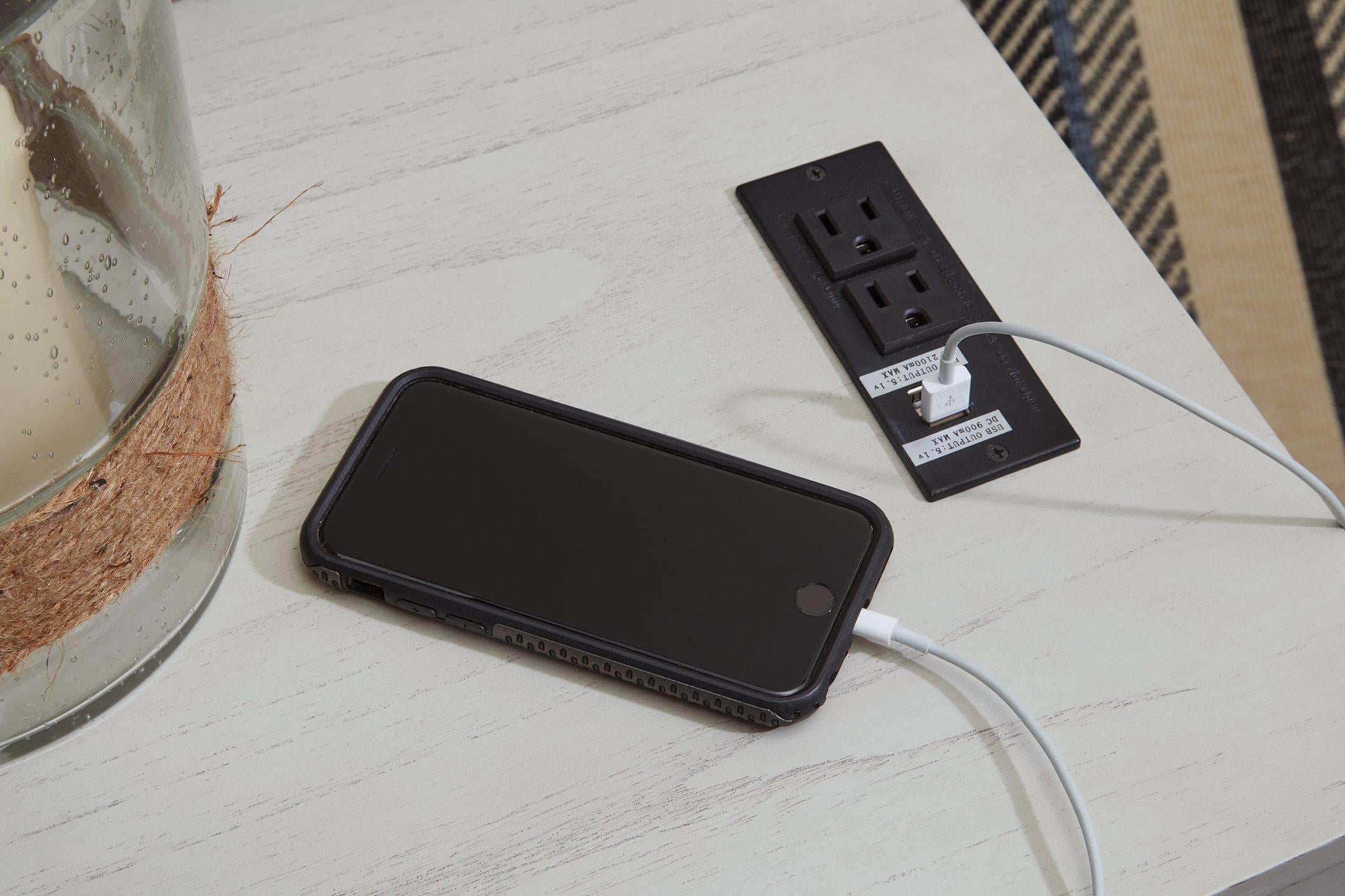 Treytown Chairside End Table - Joseph's Furniture (East Orange, NJ)