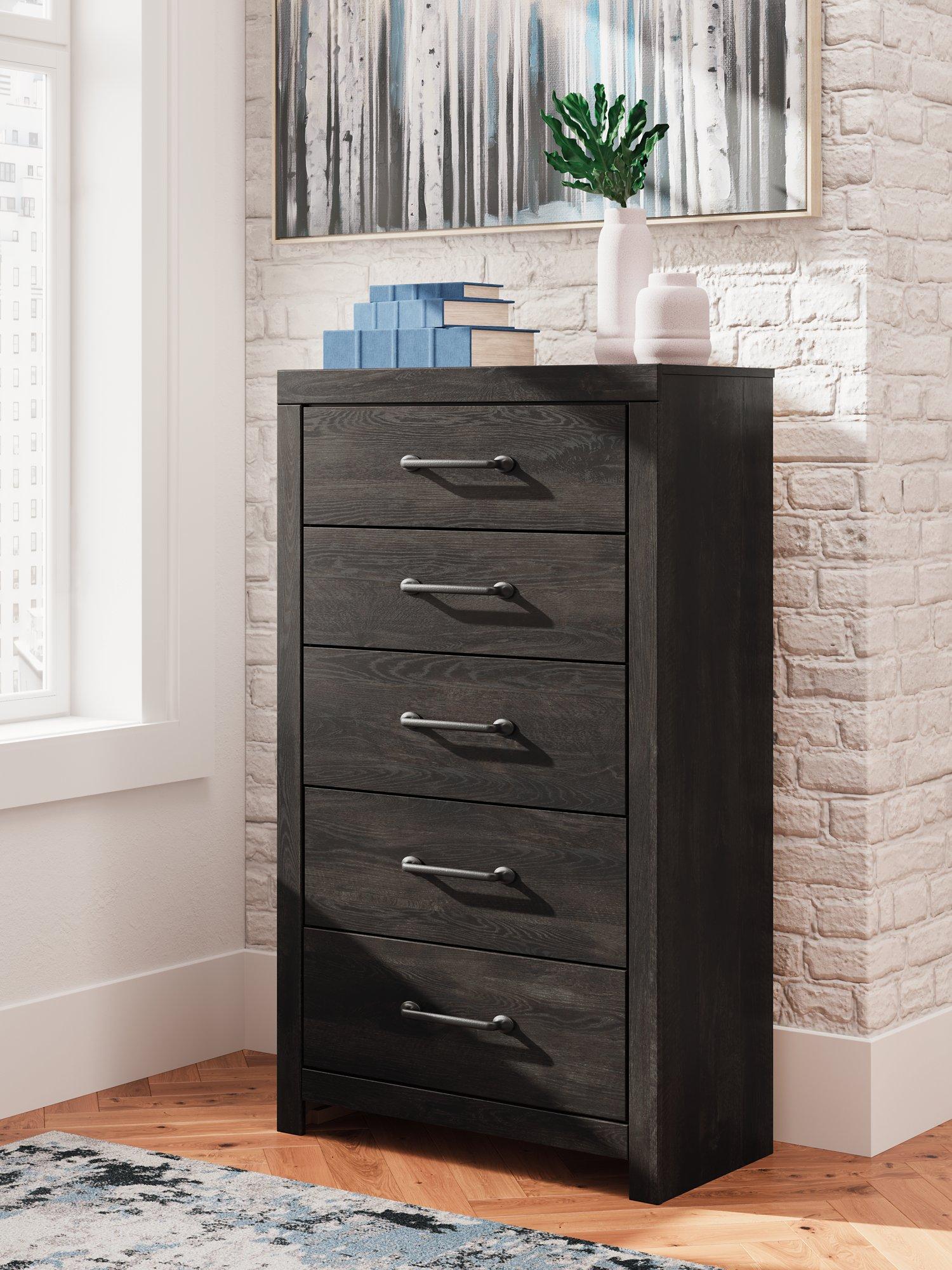 Hollivern Chest of Drawers - Joseph's Furniture (East Orange, NJ)