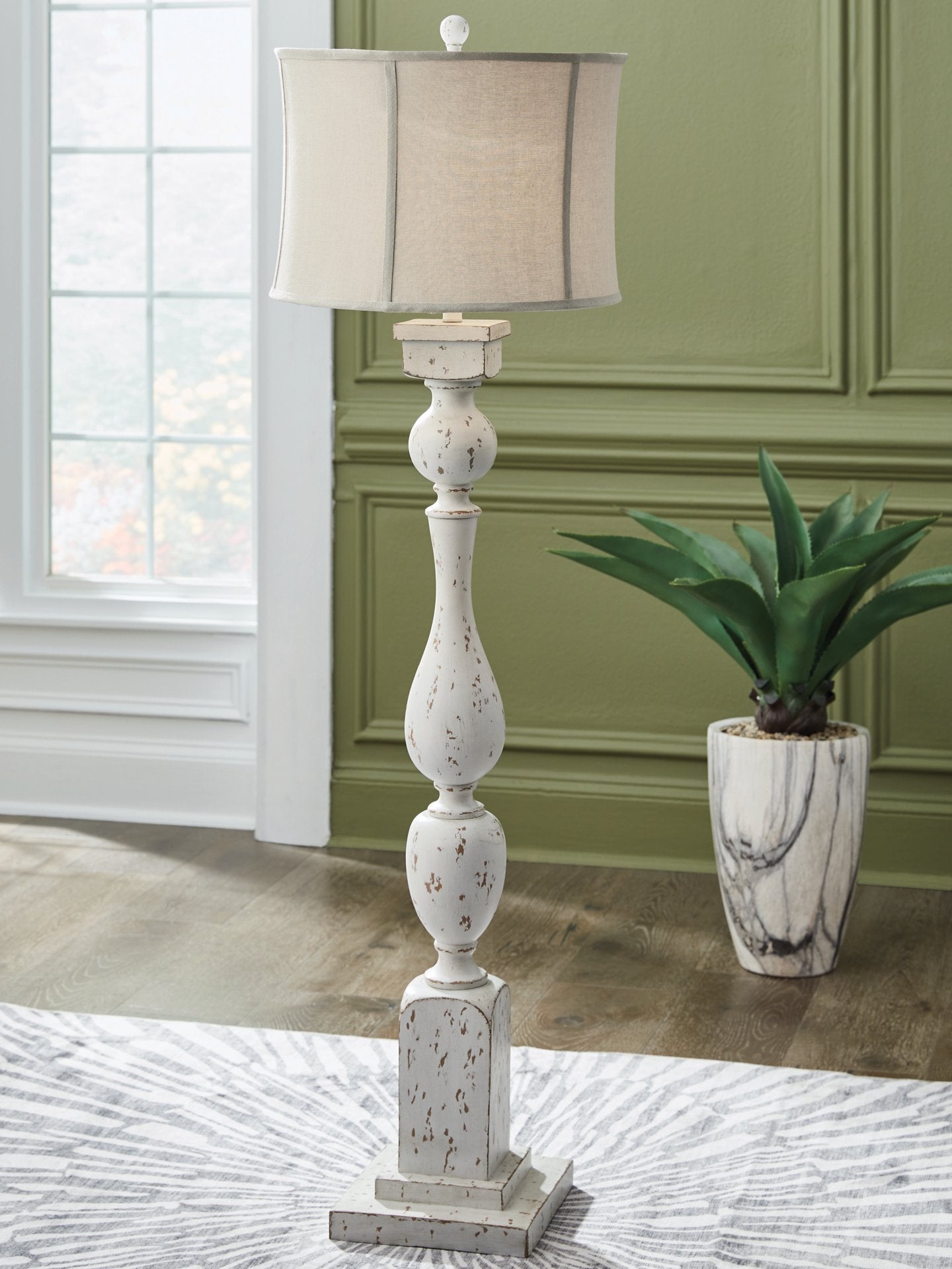 Madsbrook Floor Lamp - Joseph's Furniture (East Orange, NJ)