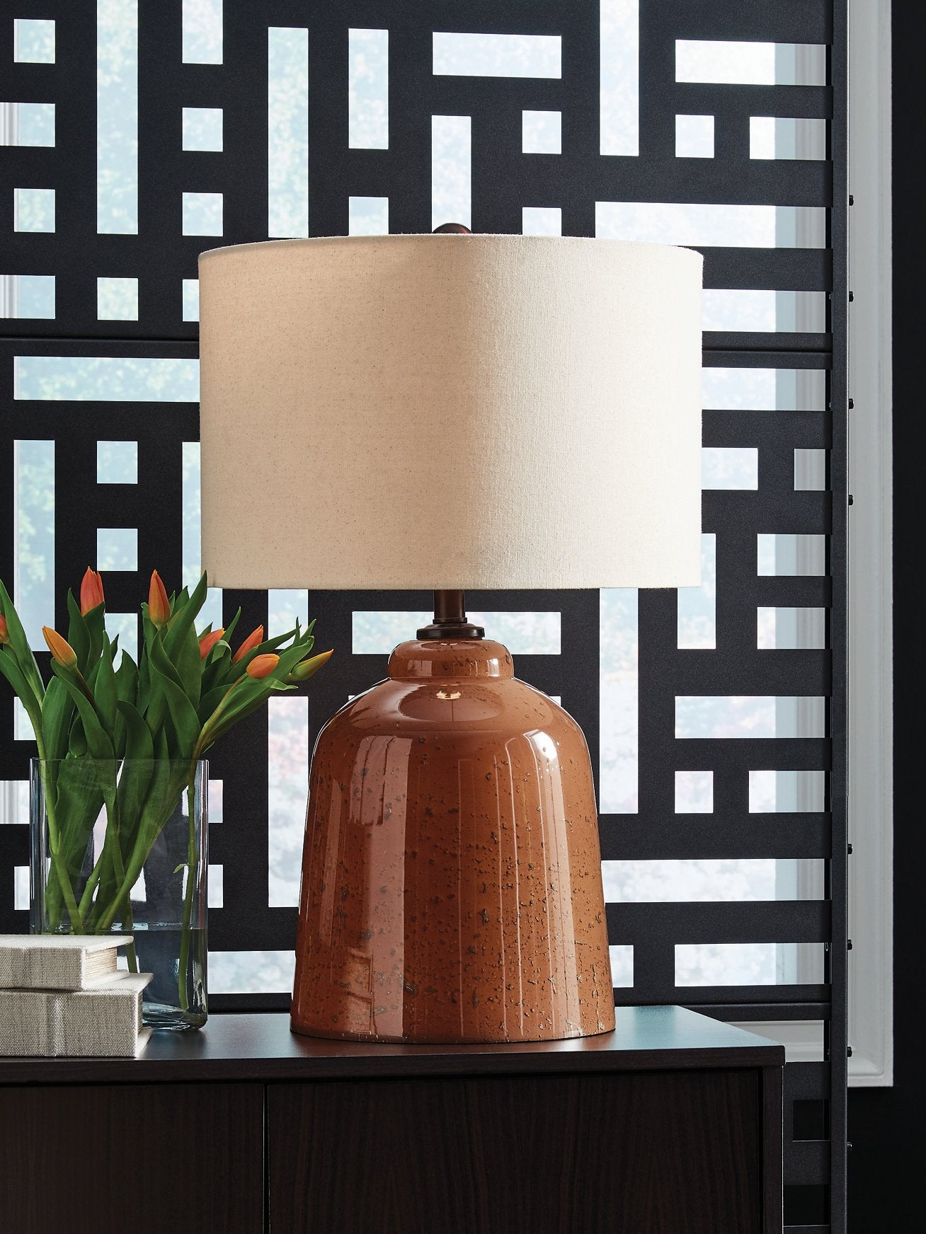 Aaleahya Table Lamp - Joseph's Furniture (East Orange, NJ)