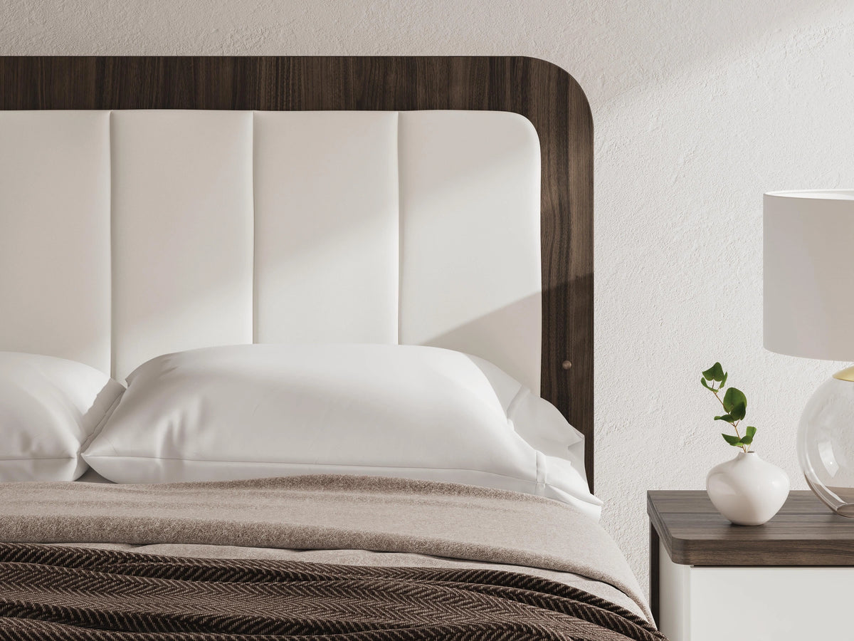 Kendanport Upholstered Bed