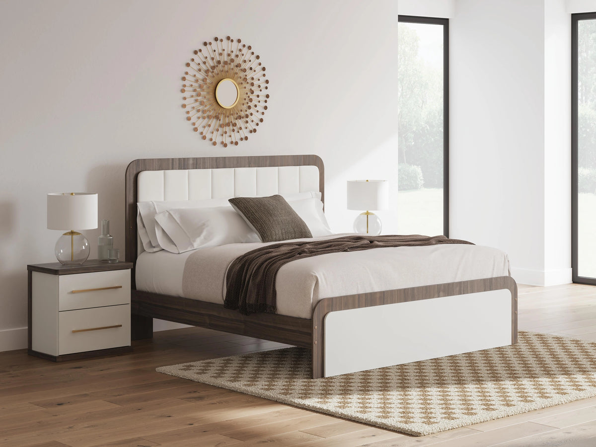 Kendanport Upholstered Bed
